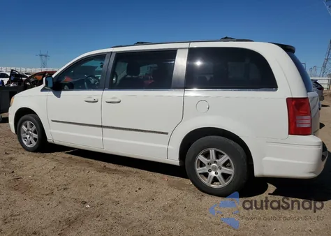 2010 Chrysler Town & Country Touring из США, поврежденный, VIN 2A4RR5DX5AR353160